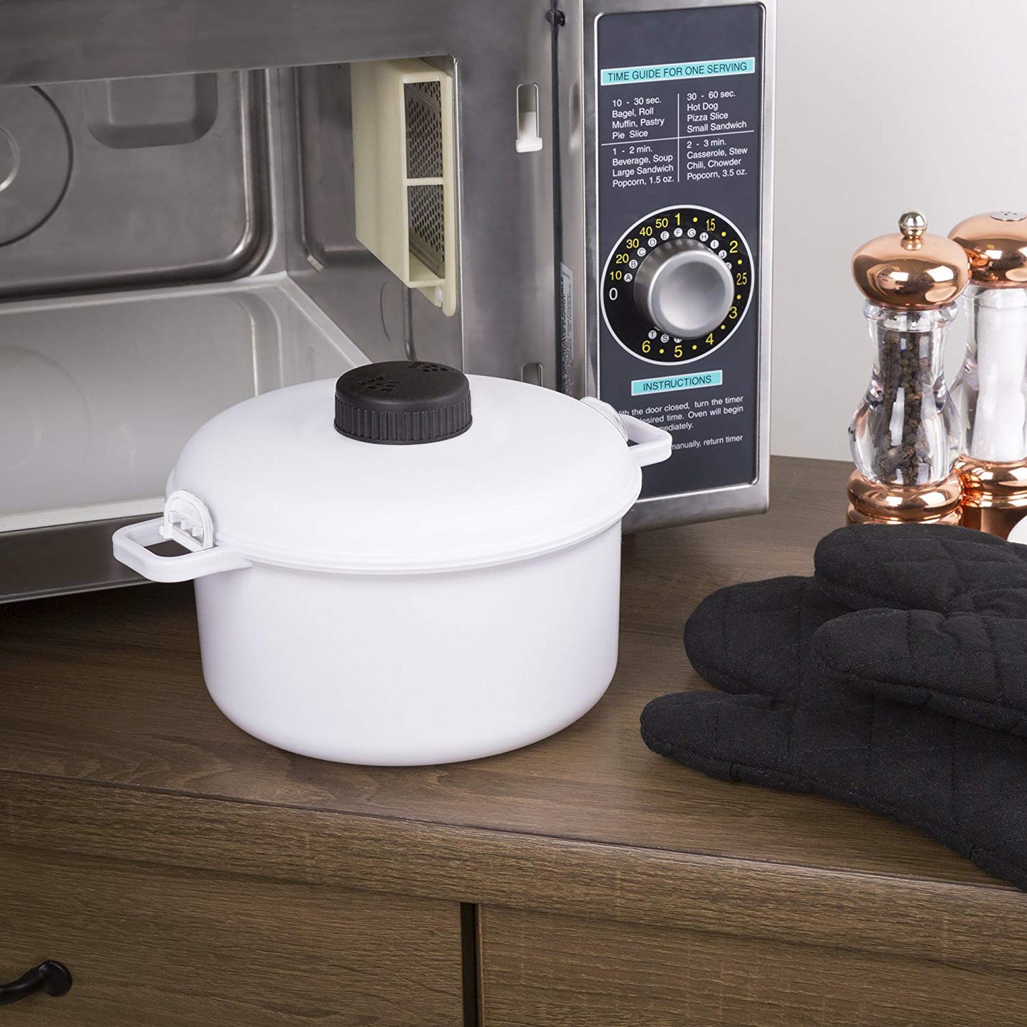 
                  
                    Bene Casa plastic microwave pressure cooker, easy clean, microwave safe
                  
                