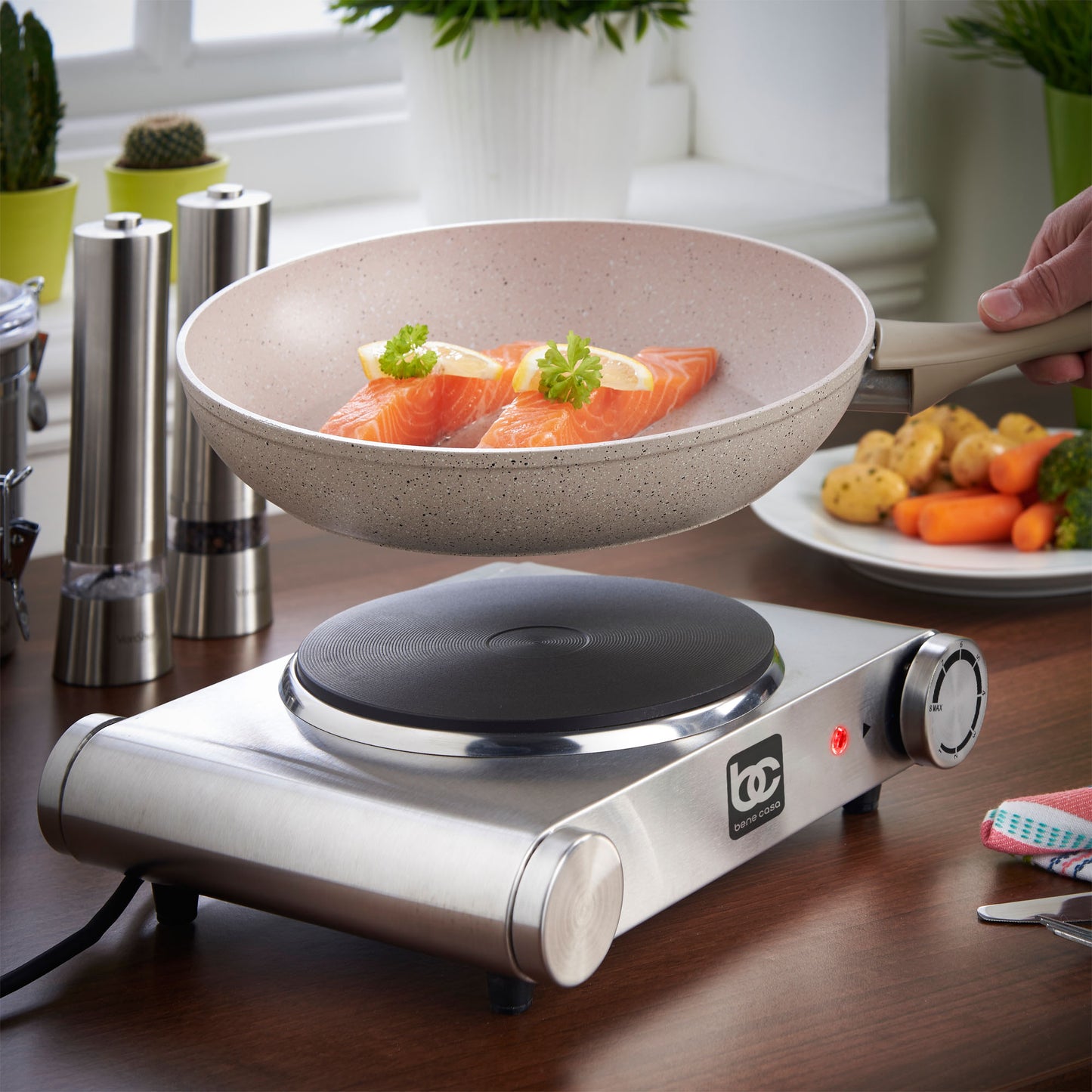 
                  
                    Bene Casa stainless-steel single burner, 1500-watt single burner, cast iron heat surface
                  
                